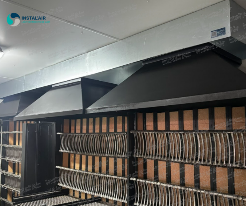 Capteur inox sur mesure réalisé par Instal'Air pour grilles à charbon professionnelles – Installation cuisine à Perpignan (66)